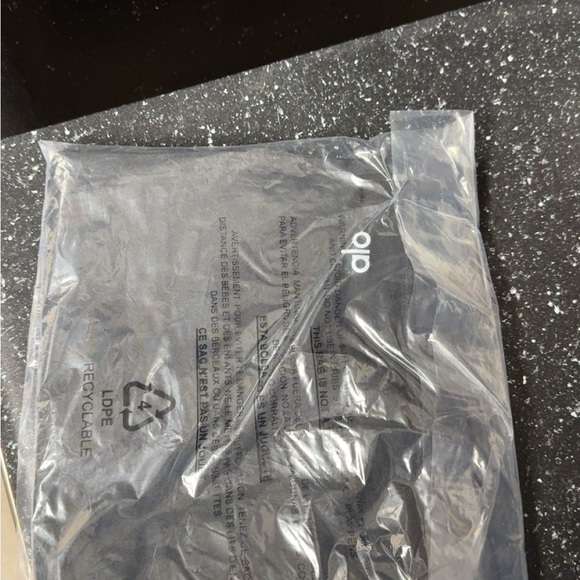 Alo 7" Conquer React Performance Short - Picture 3 of 4